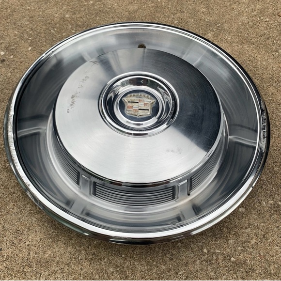 Cadillac Deville OEM 15" Hubcap Wheel Cover For 1966-67 ? - Picture 1 of 11